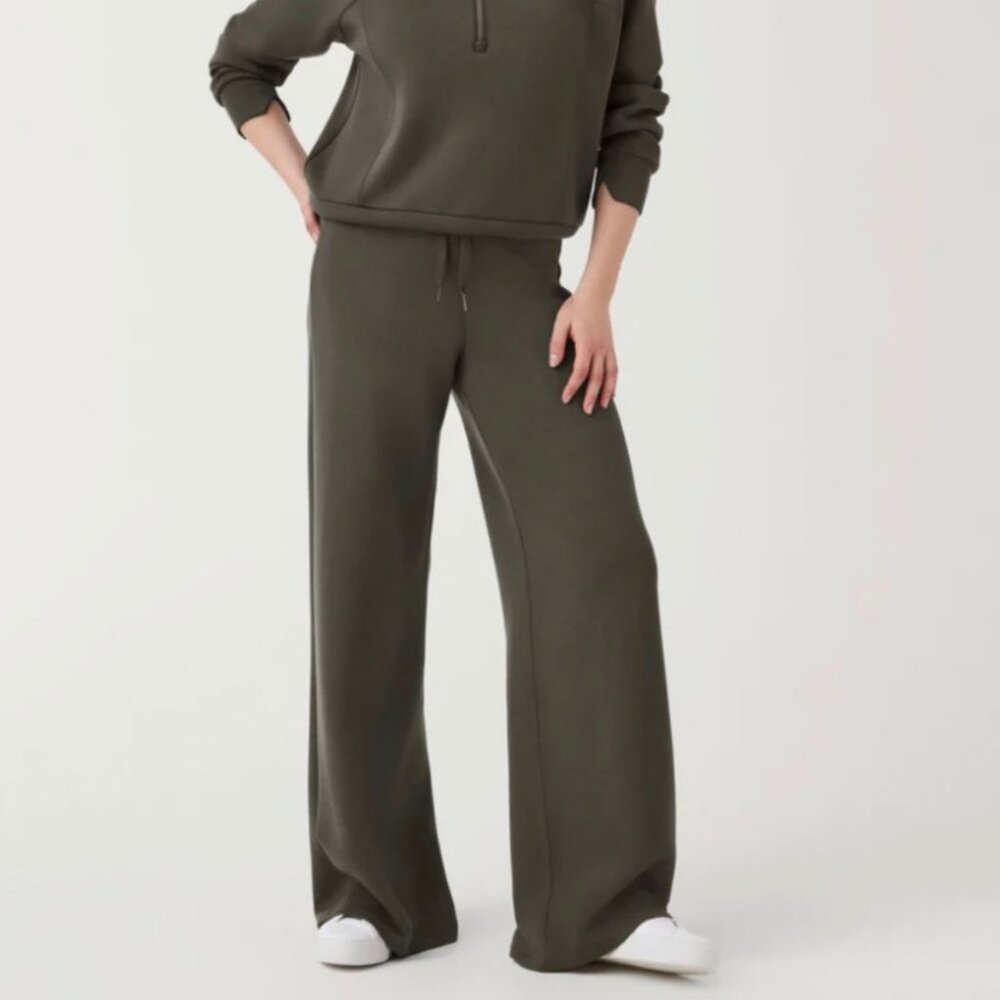 NEW SPANX Air Essentials Wide Leg Pant in Clover Green Size Large Tall NWT